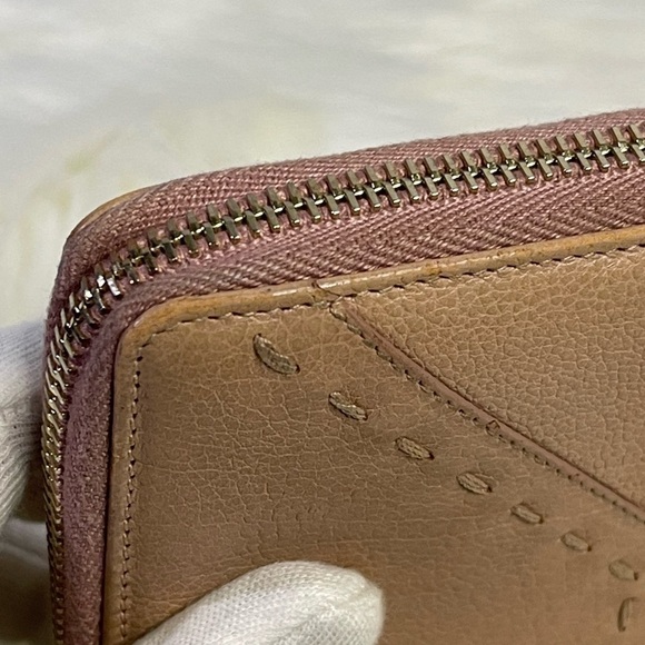 YVES SAINT LAURENT muse leather zip wallet in tan - Picture 8 of 16